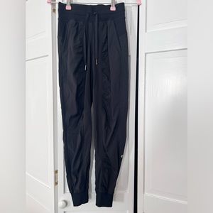Lululemon Dance Studio Joggers sz 0